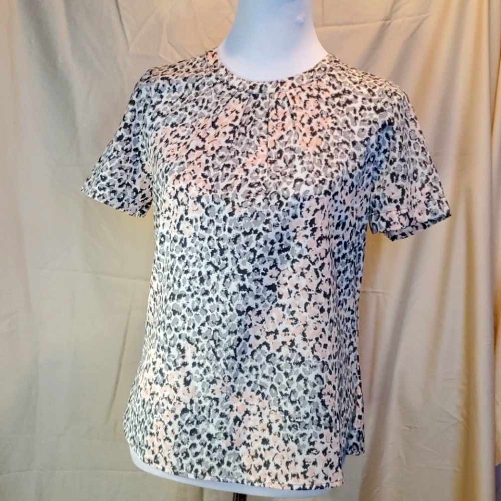 Banana Republic Leopard Print 👚/Back Detail XS 💕